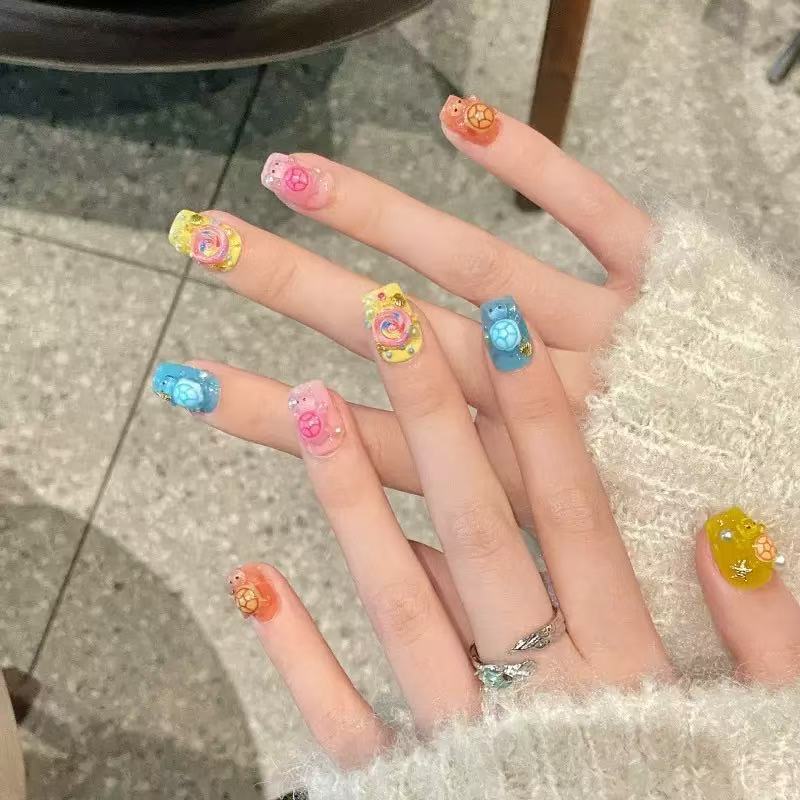 Art Craft Materials - 100個のミニカラフルタートルレジンチャーム、フラットバックカボション、かわいいDIYスマホケースサイドデコレーション、ネイルアート、手作りクラフトアクセサリー
